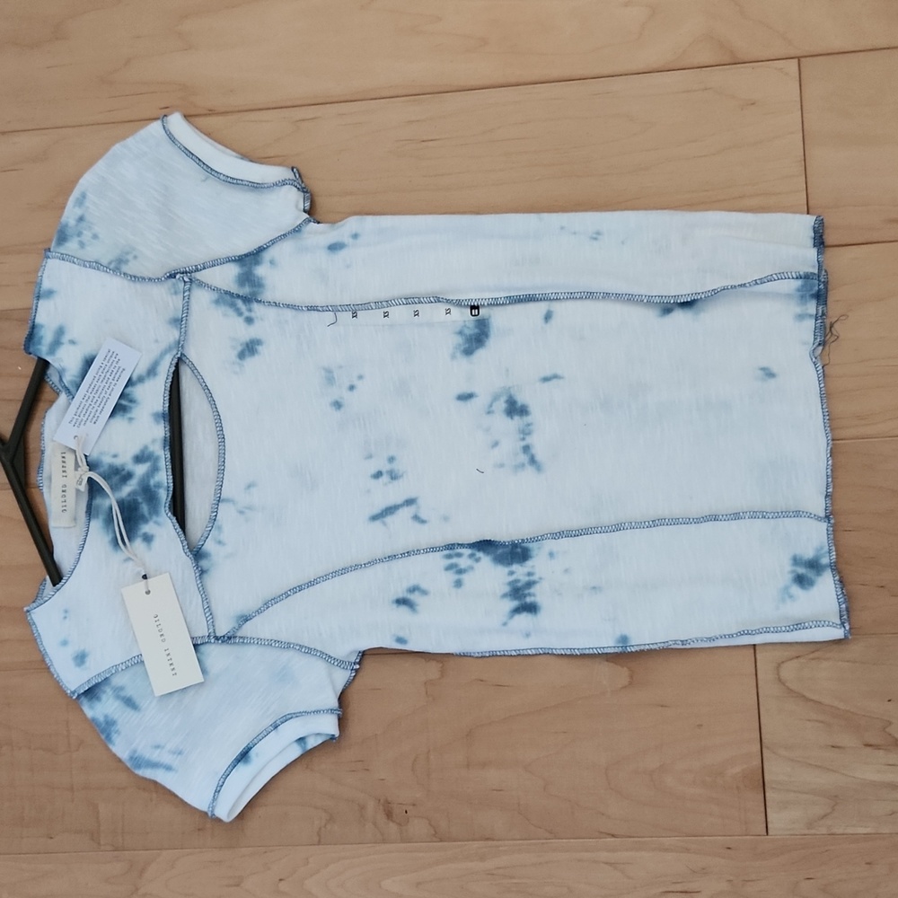 Womens size extra small gilded intent tie dye blue shirt